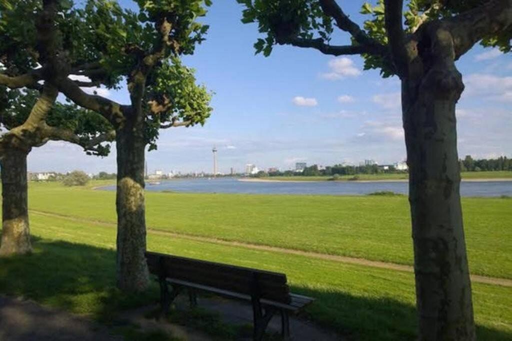 Apartment 120 Qm -3 Schlafzimmer-2 Baeder- Fuer 7 Gaeste Düsseldorf Exterior foto